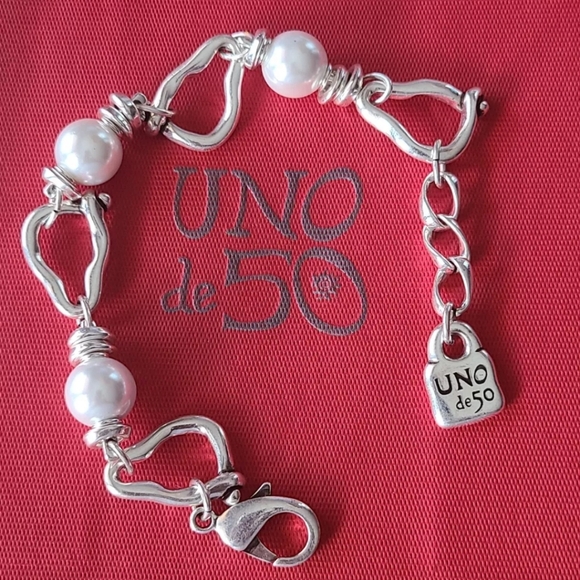 UNO de 50 Bracelet • Perla Mosqueta • BN - Picture 3 of 15